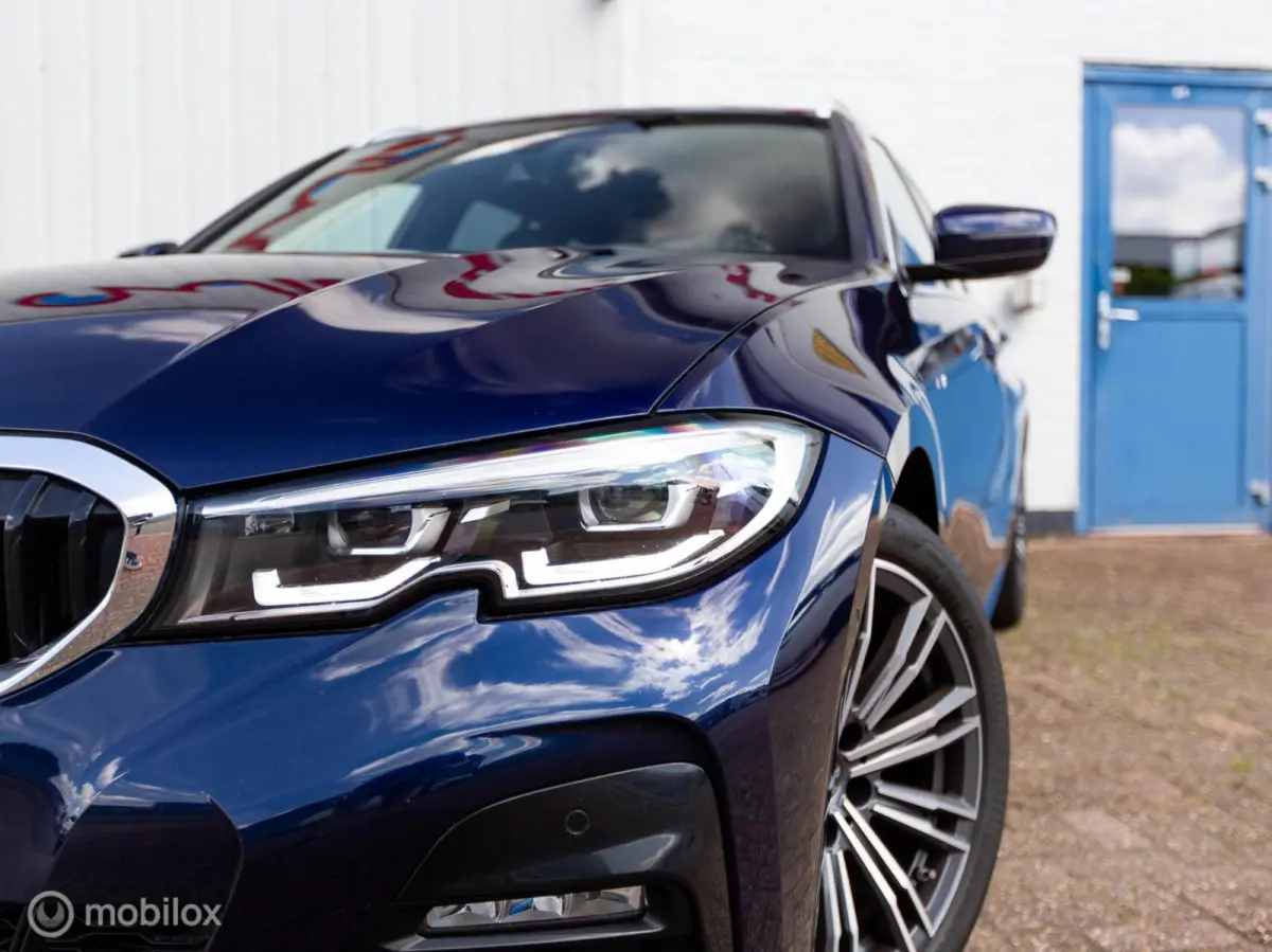 320i High Executive Edition|Org.NL|Autom|Carplay|LED|Camera|