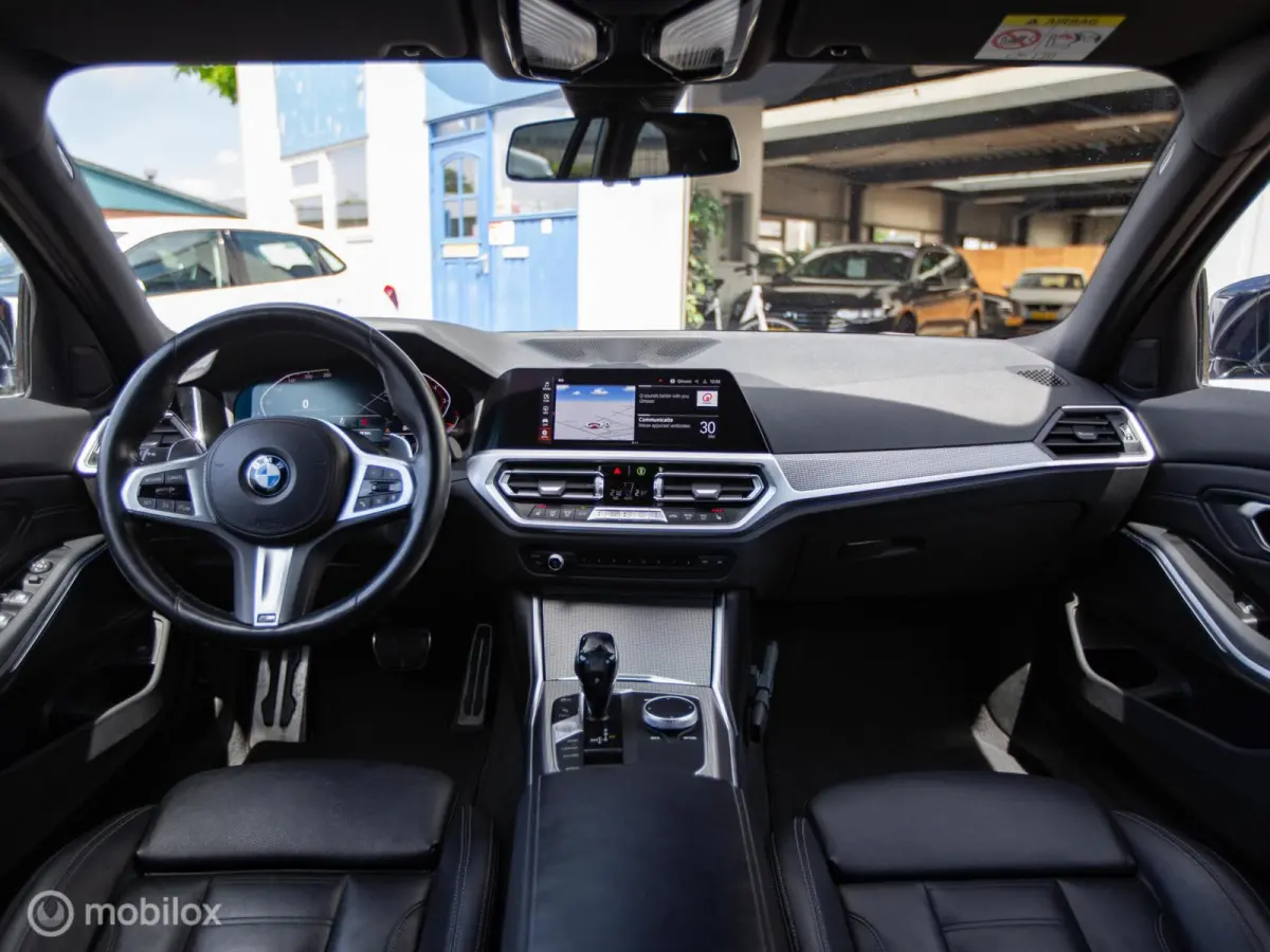 320i High Executive Edition|Org.NL|Autom|Carplay|LED|Camera|