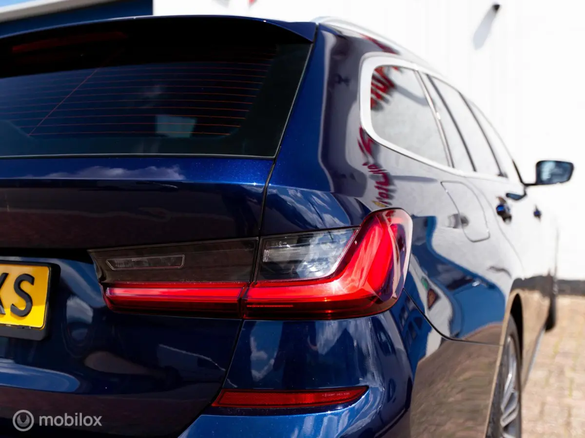 320i High Executive Edition|Org.NL|Autom|Carplay|LED|Camera|