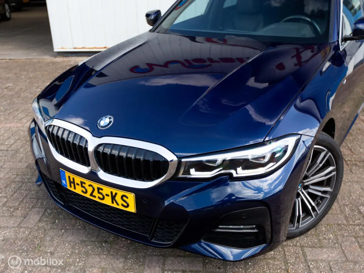 320i High Executive Edition|Org.NL|Autom|Carplay|LED|Camera|