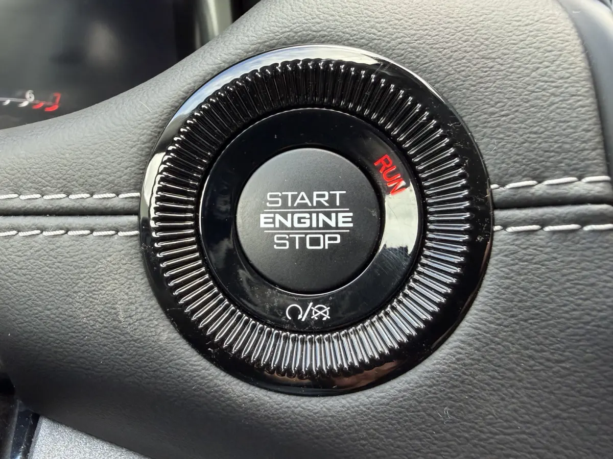 1.5T e-Hybrid Summit (Leder incl verwarming/koeling/geheugen - Elektrische Klep - Adaptieve Cruise Controle - LED - Keyless Entry - 360gr Camera - Navigatie - Apple Carplay)