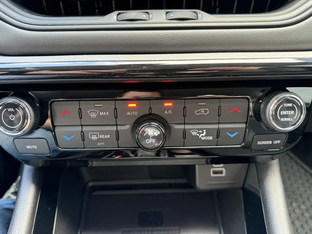 1.5T e-Hybrid Summit (Leder incl verwarming/koeling/geheugen - Elektrische Klep - Adaptieve Cruise Controle - LED - Keyless Entry - 360gr Camera - Navigatie - Apple Carplay)