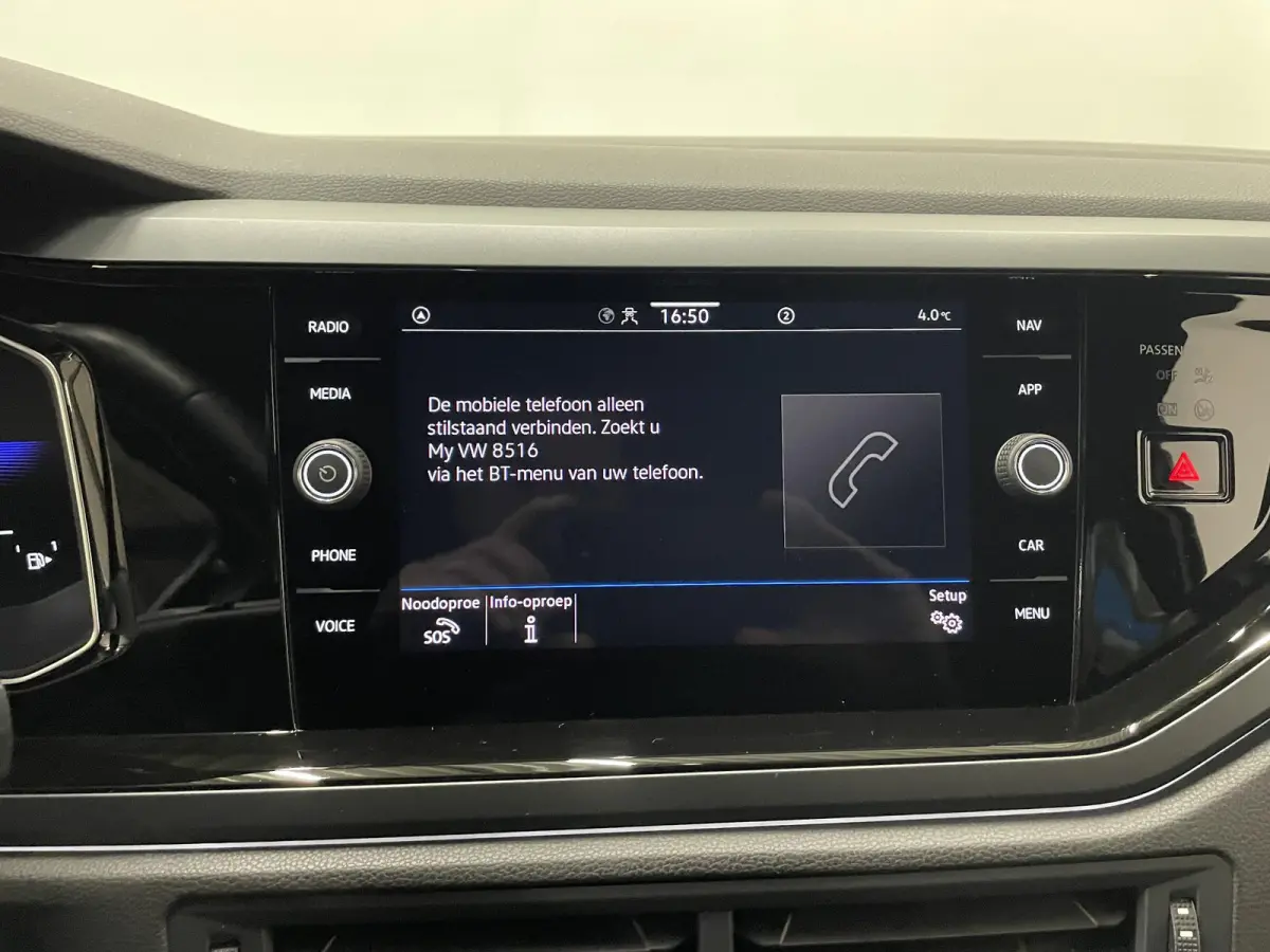 1.0 TSI R-Line DSG Navigatie Apple Carplay/Android Auto Camera Parkeersensoren Adaptive Cruise Control Matrix-LED-koplamp Lichtmetalen velgen Climate Control Getinte ramen