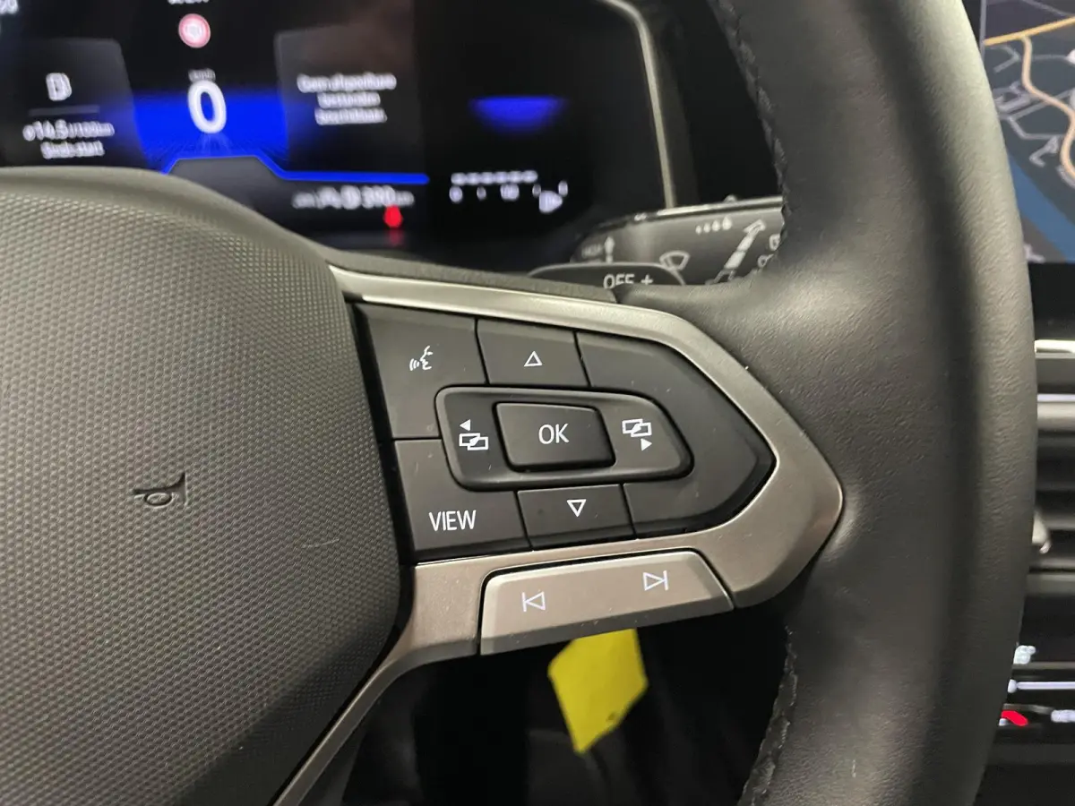1.0 TSI R-Line DSG Navigatie Apple Carplay/Android Auto Camera Parkeersensoren Adaptive Cruise Control Matrix-LED-koplamp Lichtmetalen velgen Climate Control Getinte ramen