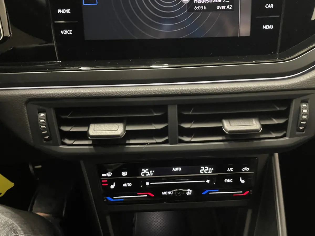 1.0 TSI R-Line DSG Navigatie Apple Carplay/Android Auto Camera Parkeersensoren Adaptive Cruise Control Matrix-LED-koplamp Lichtmetalen velgen Climate Control Getinte ramen