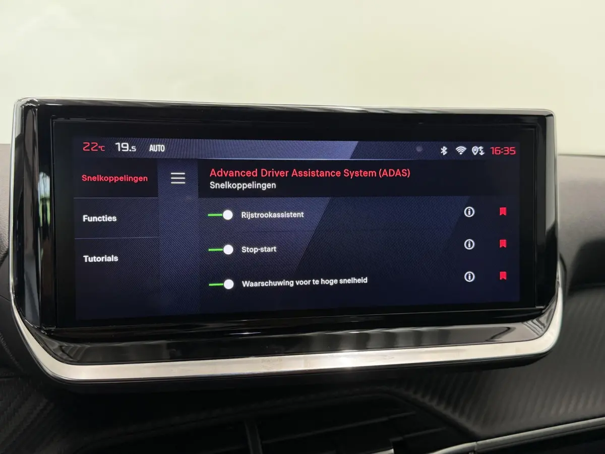 1.2 Puretech Allure 100pk Navigatie Camera Apple Carplay Android Auto Parkeersensoren Cruise Control Stoelverwarming Climate Control Lichtmetalen velgen