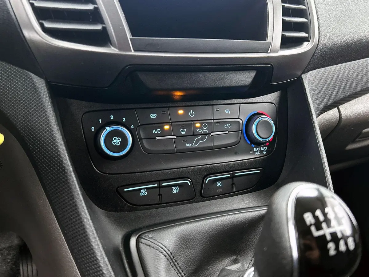 1.5 EcoBlue L2 Trend Navi Airco Parkeersensoren Cruise Control Camera DAB+