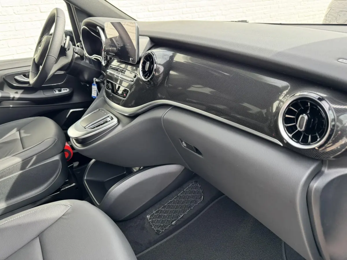 300d L3 Avantgarde AMG 360 Camera Burmester Groot scherm Adaptieve cruise