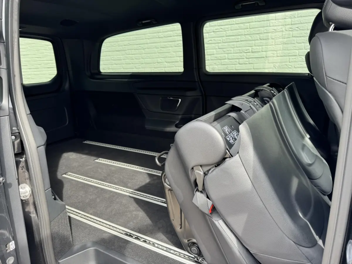 300d L3 Avantgarde AMG 360 Camera Burmester Groot scherm Adaptieve cruise