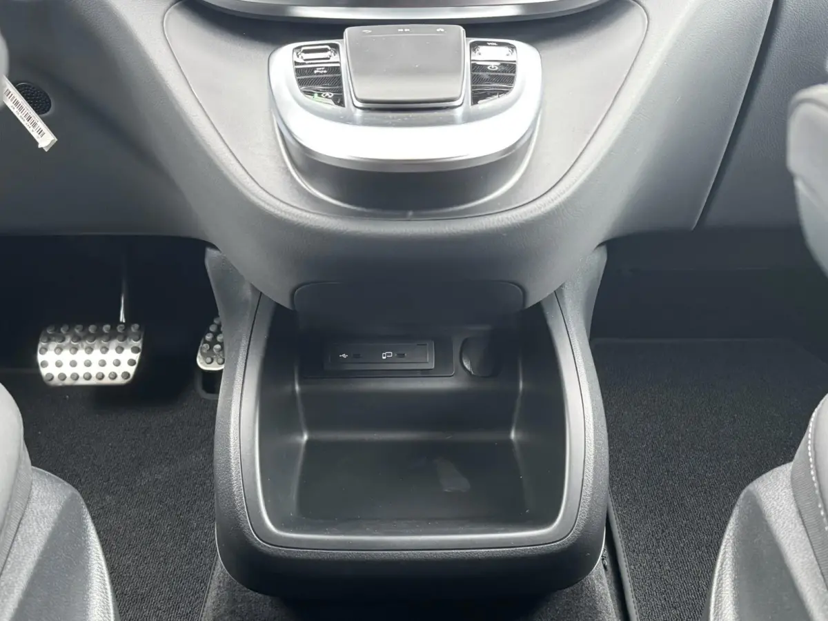 300d L3 Avantgarde AMG 360 Camera Burmester Groot scherm Adaptieve cruise