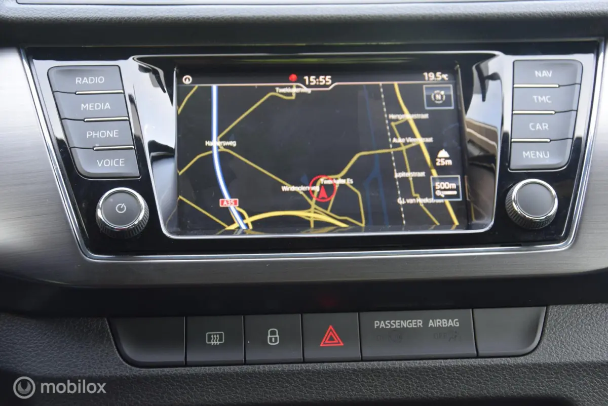 1.0 TSI Sport Business 70 kw Adaptive Cruise Control Apple Carplay