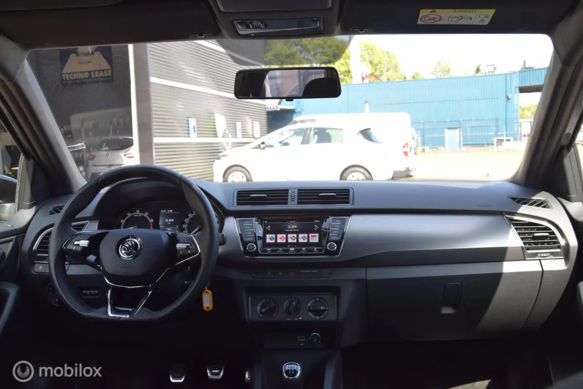 1.0 TSI Sport Business 70 kw Adaptive Cruise Control Apple Carplay