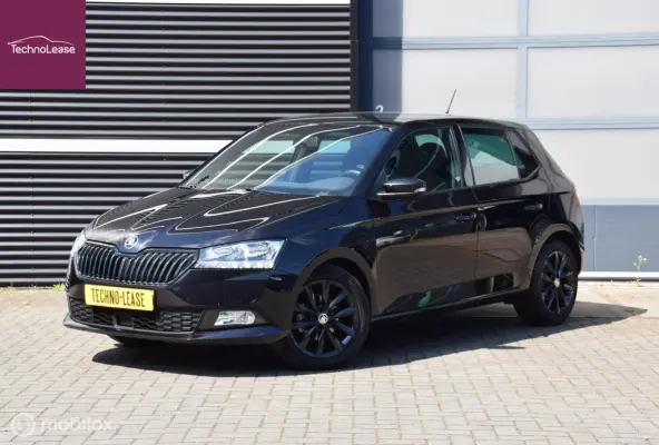 1.0 TSI Sport Business 70 kw Adaptive Cruise Control Apple Carplay
