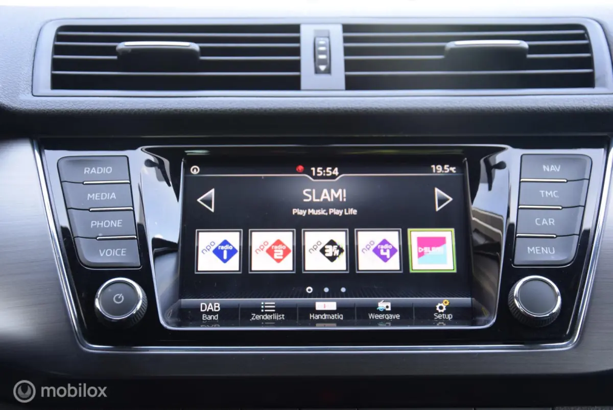 1.0 TSI Sport Business 70 kw Adaptive Cruise Control Apple Carplay
