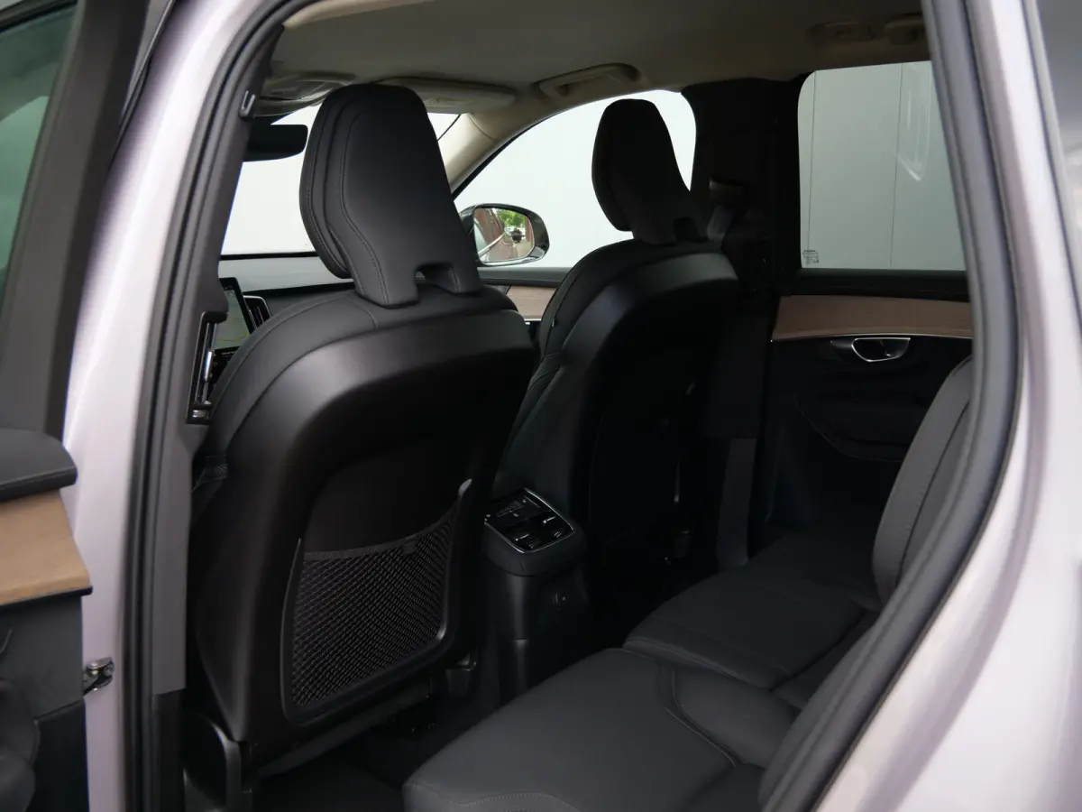 2.0 T8 Plug-in hybrid AWD Plus Dark 455 Pk Automaat Navi / DAB / Camera's / Leer / 7 persoons