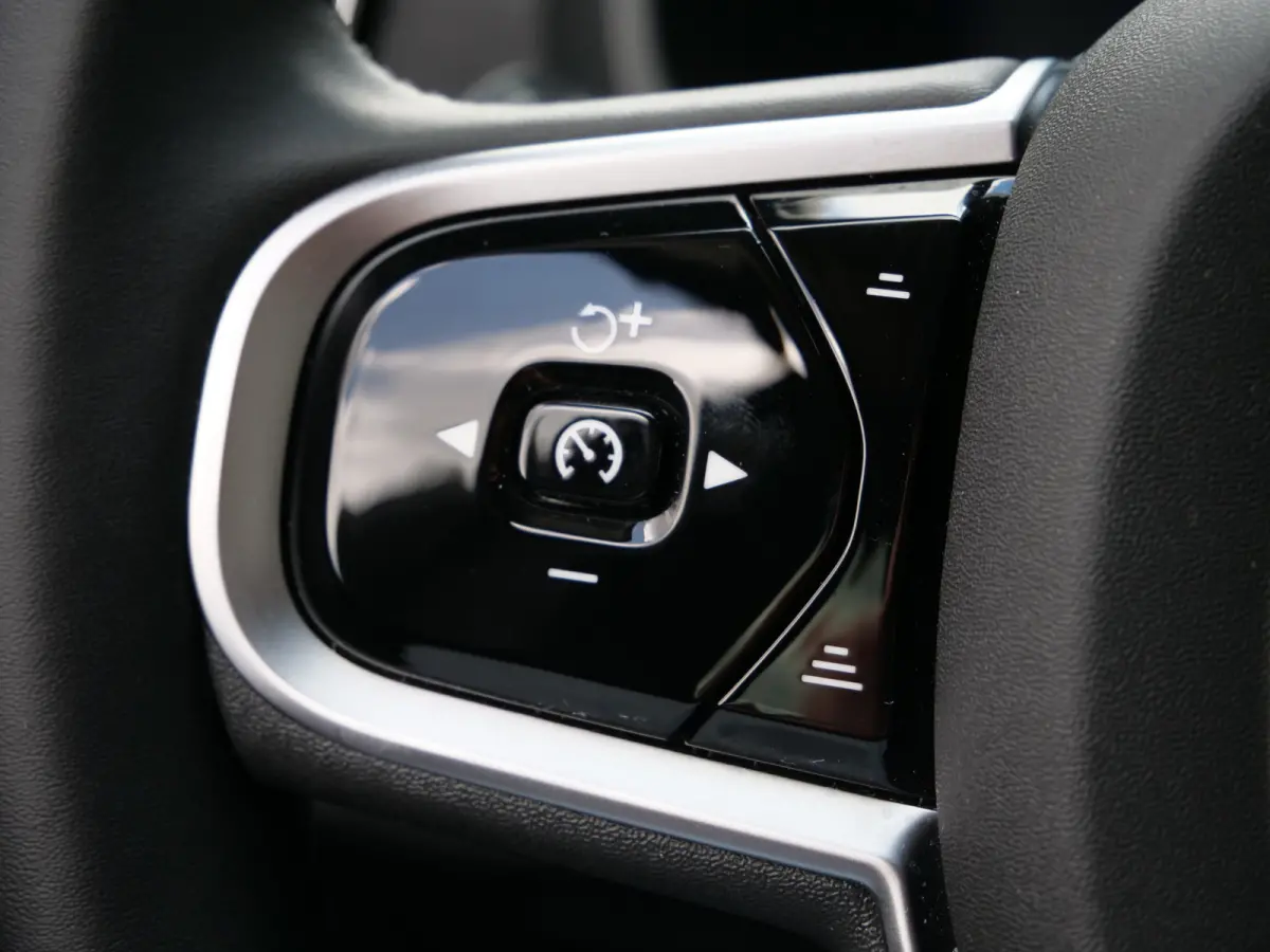 2.0 T8 Plug-in hybrid AWD Plus Dark 455 Pk Automaat Navi / DAB / Camera's / Leer / 7 persoons