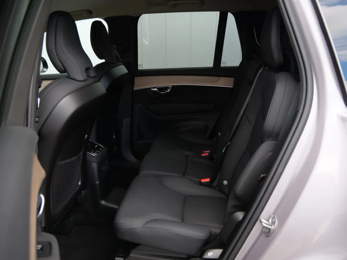 2.0 T8 Plug-in hybrid AWD Plus Dark 455 Pk Automaat Navi / DAB / Camera's / Leer / 7 persoons