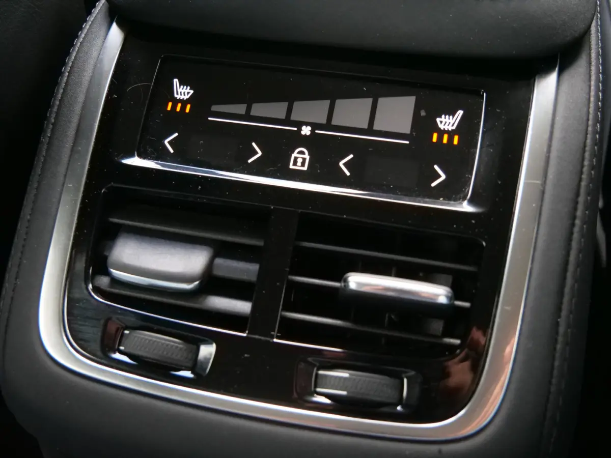 2.0 T8 Plug-in hybrid AWD Plus Dark 455 Pk Automaat Navi / DAB / Camera's / Leer / 7 persoons