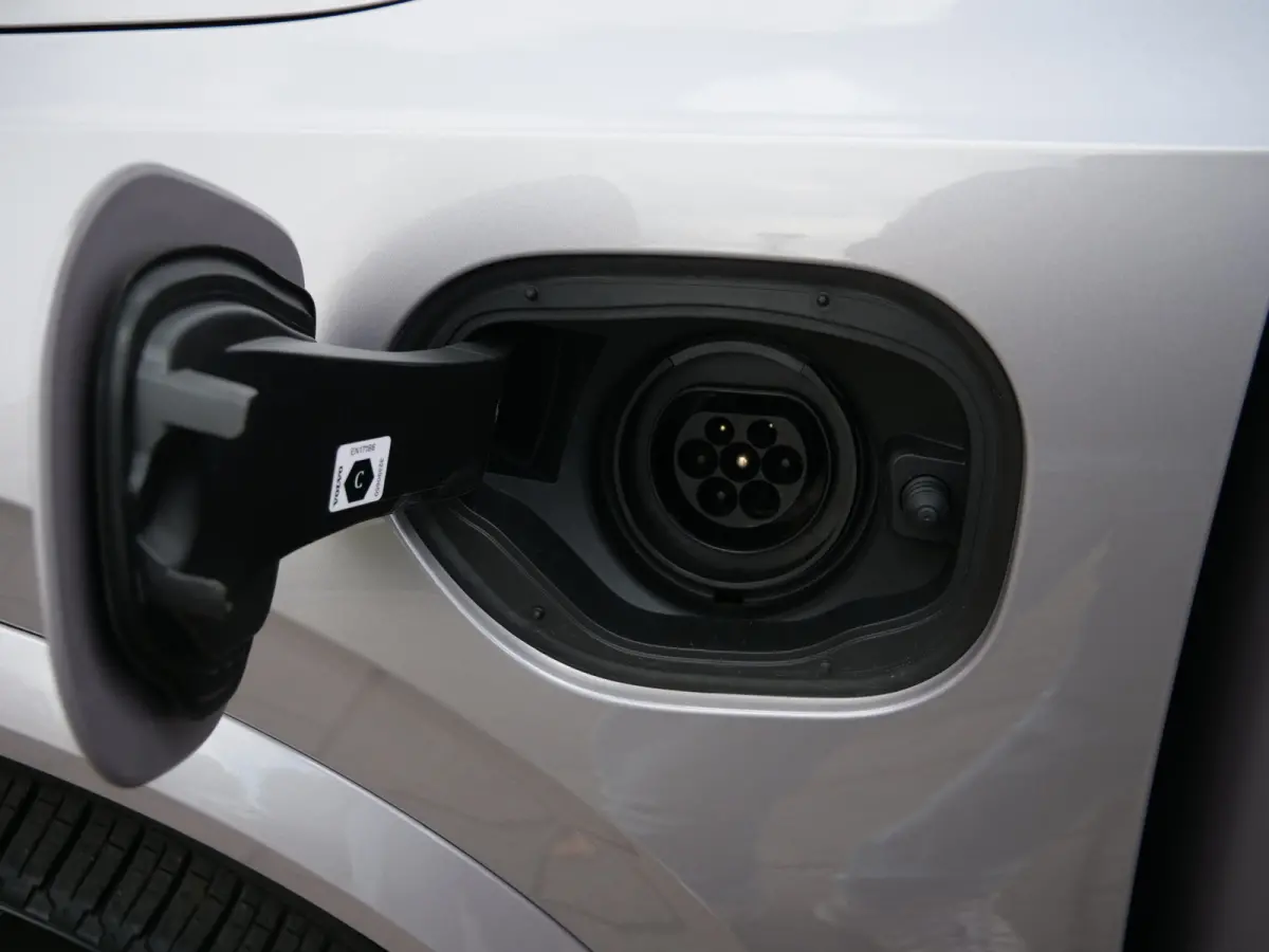 2.0 T8 Plug-in hybrid AWD Plus Dark 455 Pk Automaat Navi / DAB / Camera's / Leer / 7 persoons
