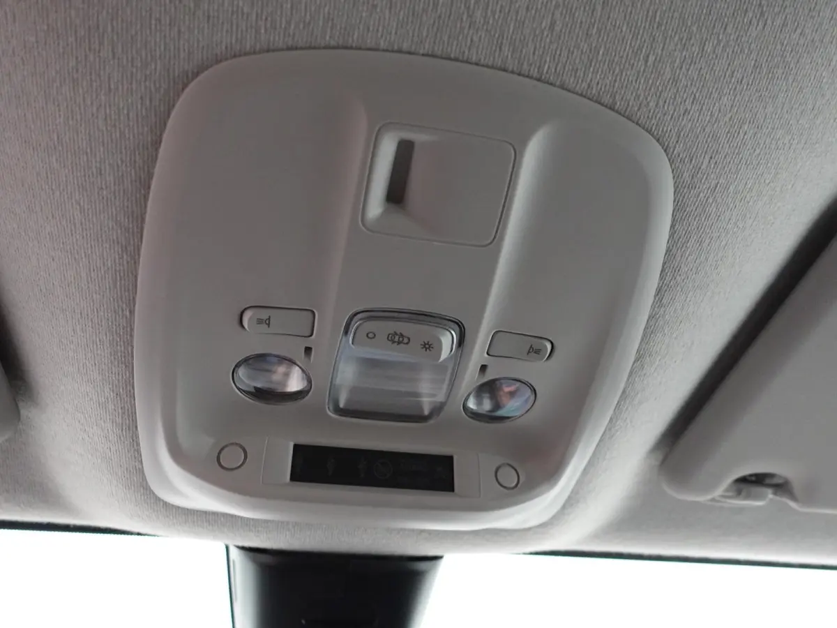 L3H1 75 kWh 9-persoons PERSONENBUS Airco Navi PDCA Sidebars
