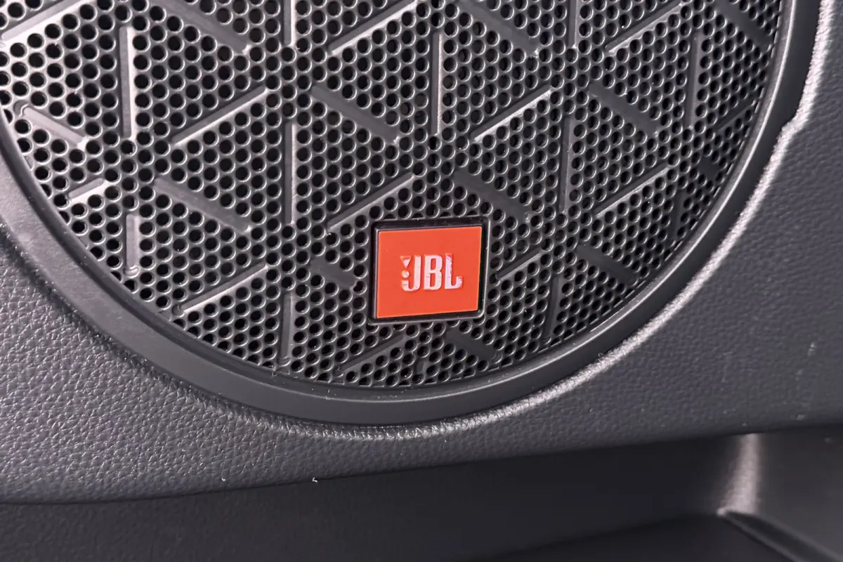 2.5 Hybrid Business+ JBL 360* Camera Leder