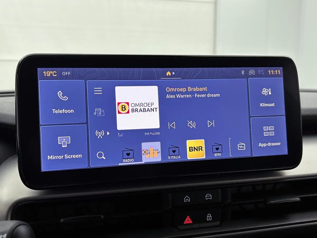 1.2 e-Hybrid 110pk Summit Automaat | Navigatie | Adaptieve Cruise Control | 18"LMV | Full-LED | Keyless Entry/Start | Dodehoekdetectie | Apple Carplay/Android Auto |