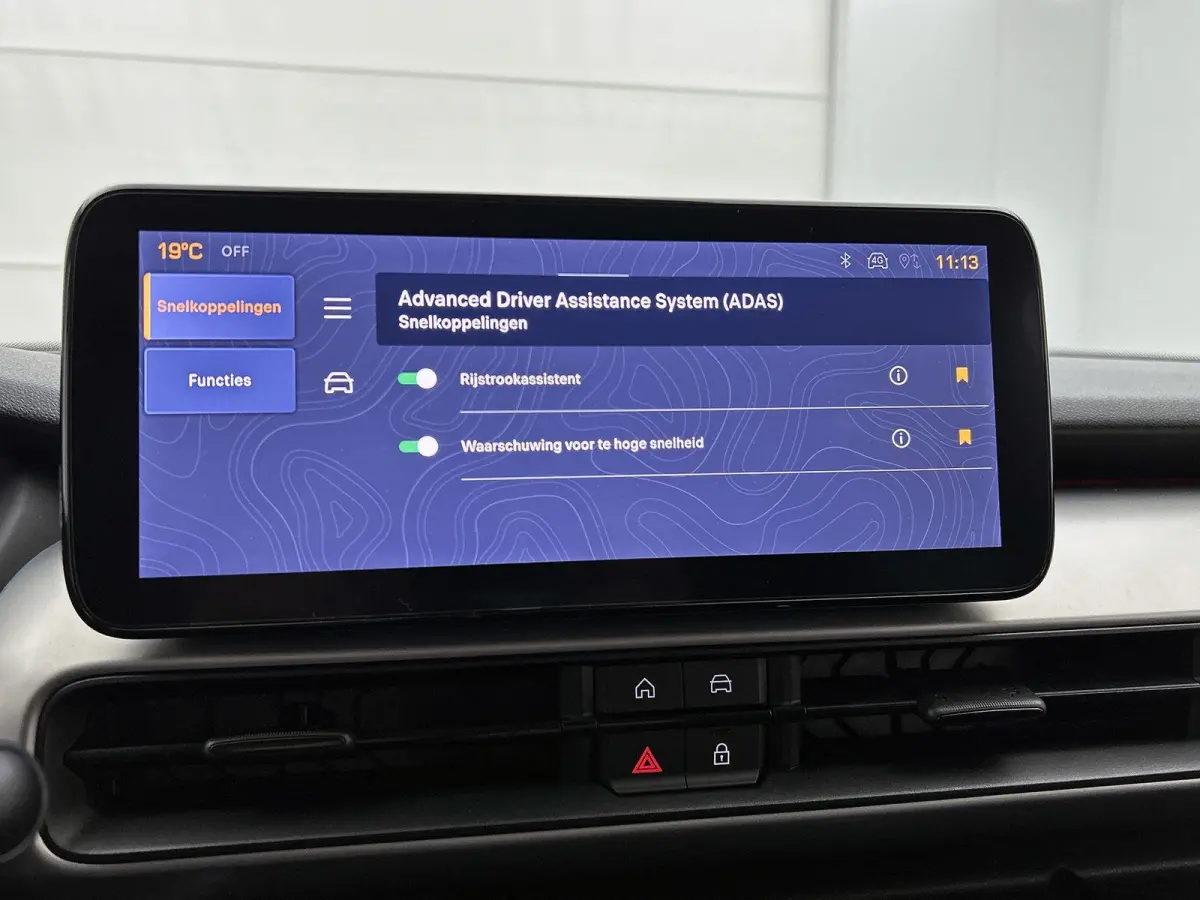 1.2 e-Hybrid 110pk Summit Automaat | Navigatie | Adaptieve Cruise Control | 18"LMV | Full-LED | Keyless Entry/Start | Dodehoekdetectie | Apple Carplay/Android Auto |