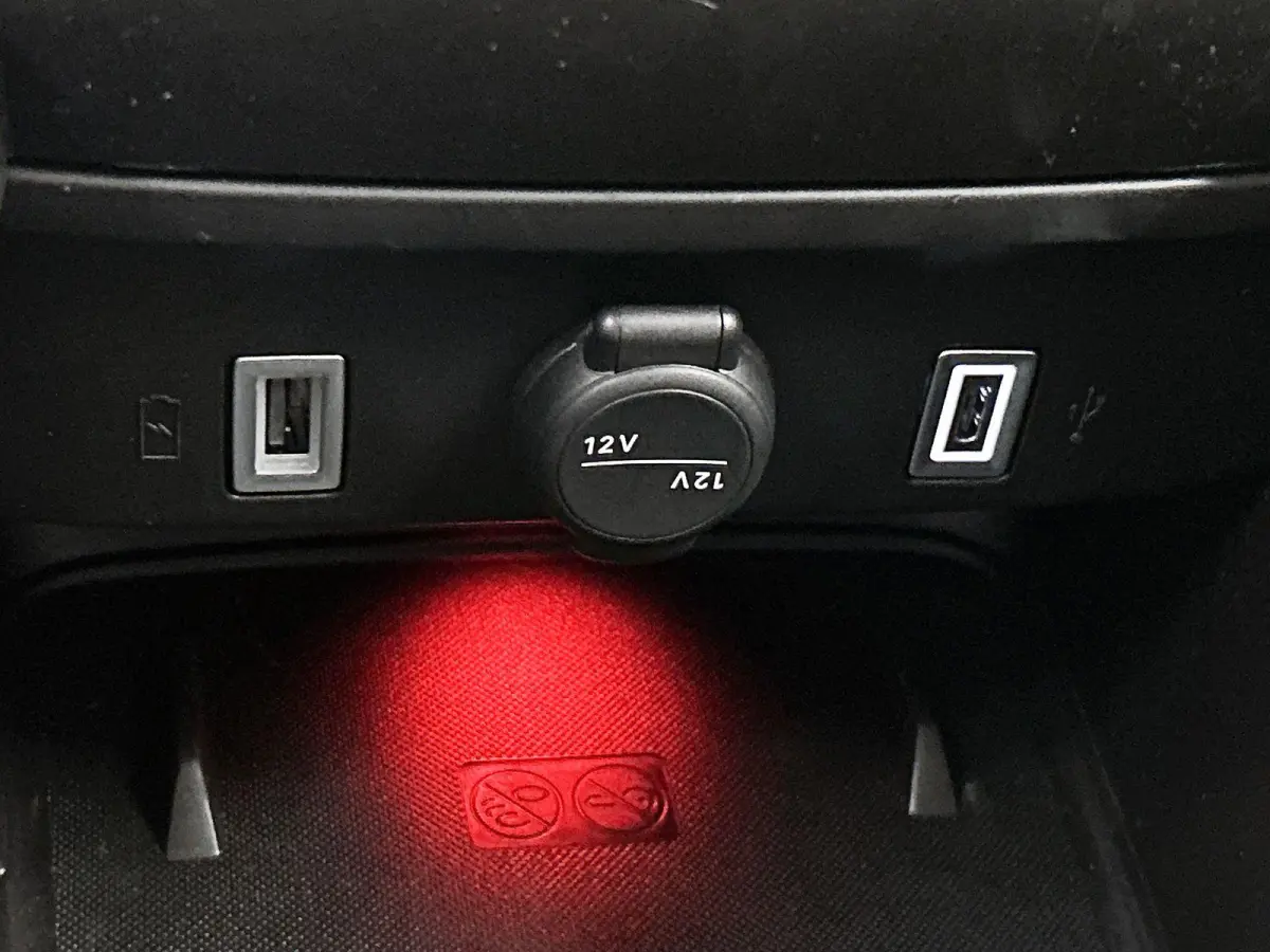 1.2 e-Hybrid 110pk Summit Automaat | Navigatie | Adaptieve Cruise Control | 18"LMV | Full-LED | Keyless Entry/Start | Dodehoekdetectie | Apple Carplay/Android Auto |