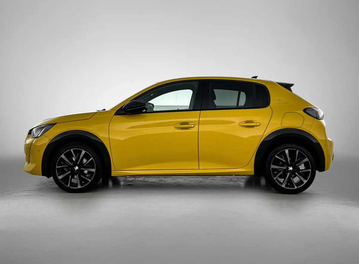 1.2 100pk GT Pack | Navigatie | Adaptieve Cruise Control | Camera | Climate Control | Dodehoekdetectie | Stoelverwarming | 17"LMV | Keyless Entry/Start |