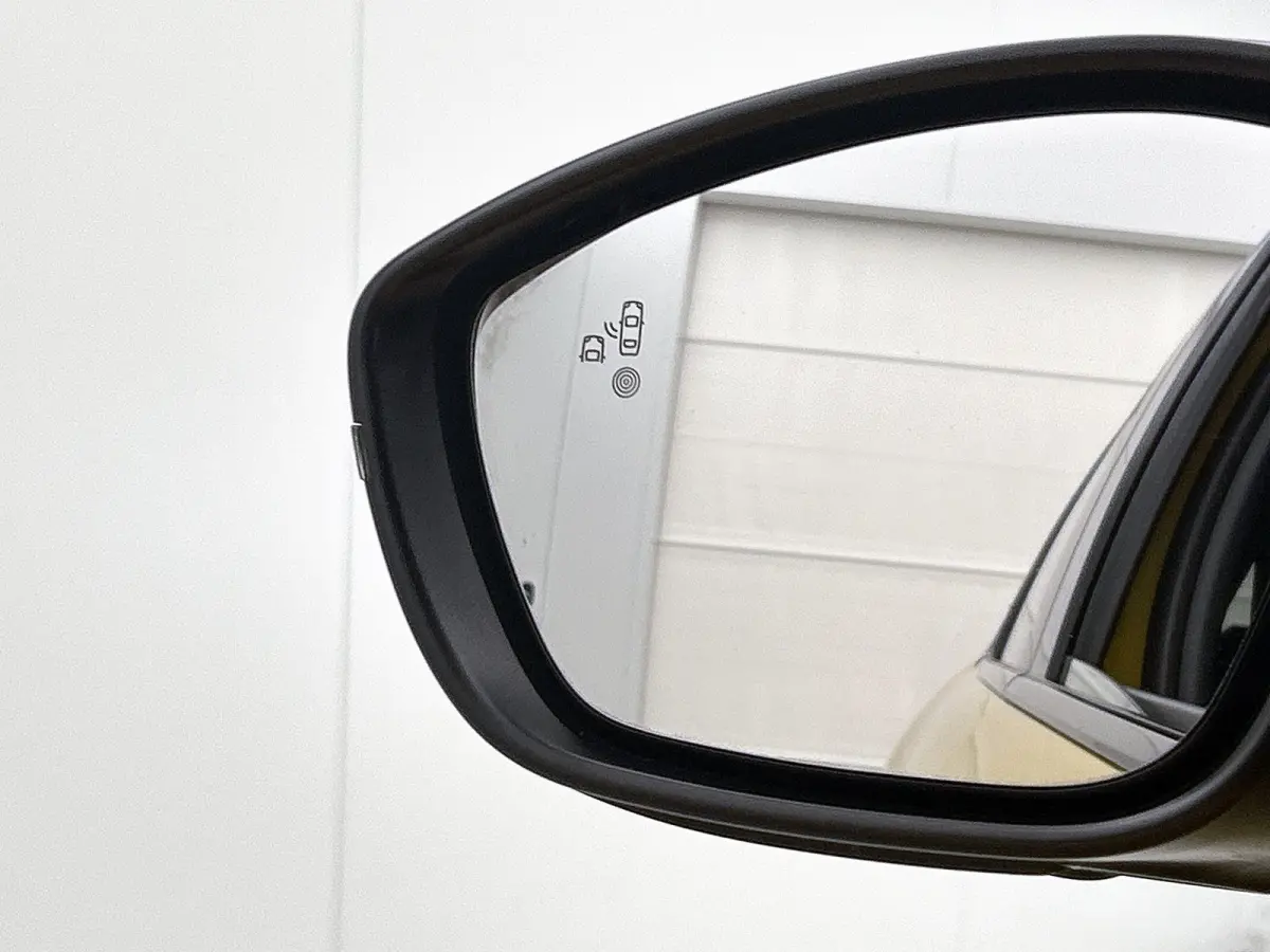 1.2 100pk GT Pack | Navigatie | Adaptieve Cruise Control | Camera | Climate Control | Dodehoekdetectie | Stoelverwarming | 17"LMV | Keyless Entry/Start |