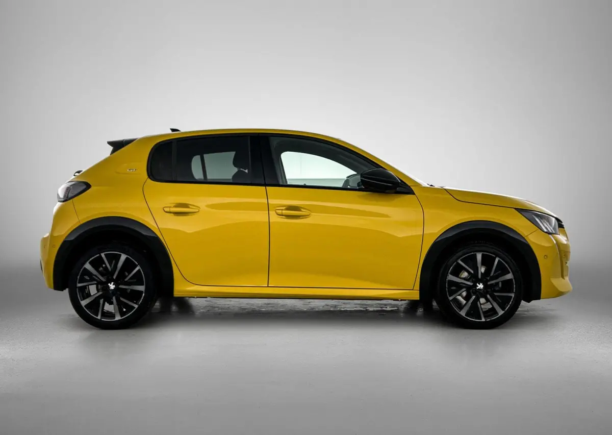 1.2 100pk GT Pack | Navigatie | Adaptieve Cruise Control | Camera | Climate Control | Dodehoekdetectie | Stoelverwarming | 17"LMV | Keyless Entry/Start |