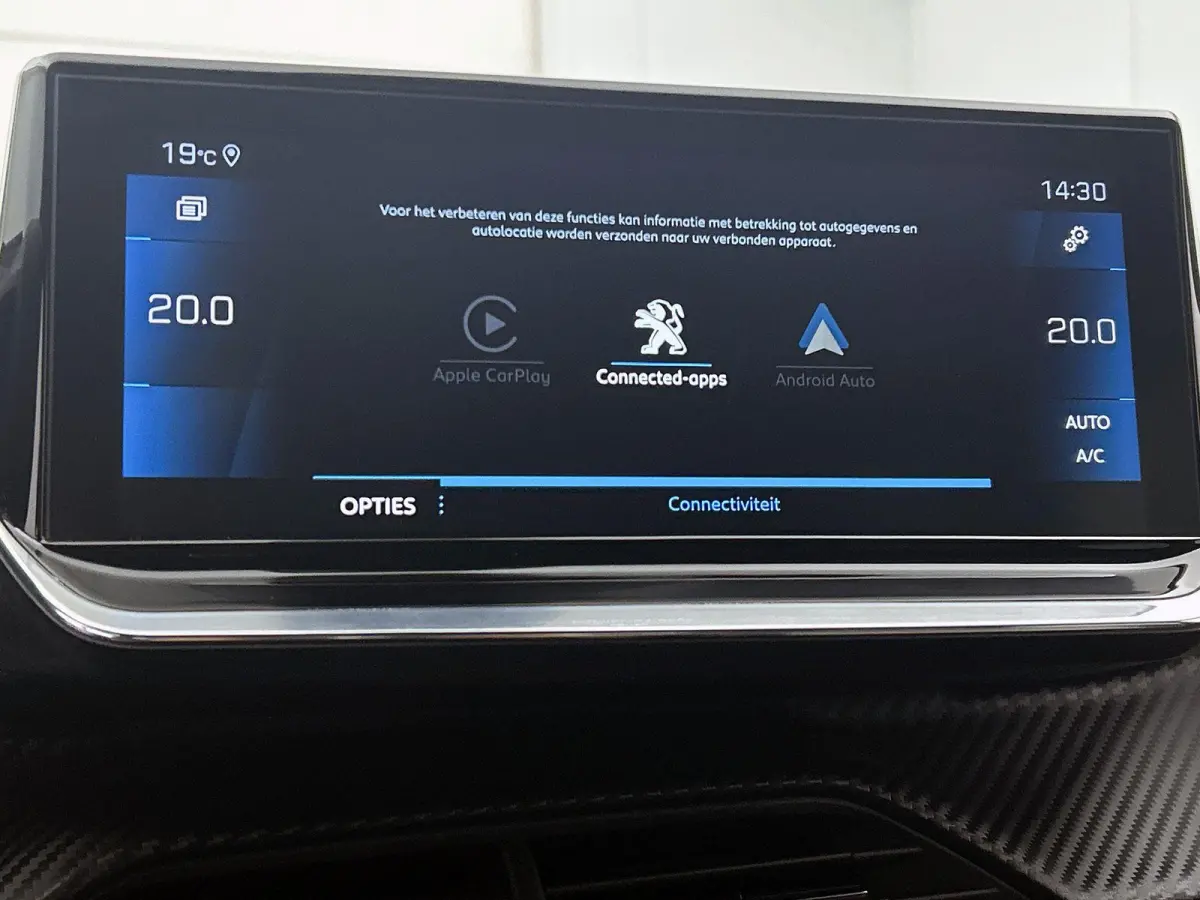 1.2 100pk GT Pack | Navigatie | Adaptieve Cruise Control | Camera | Climate Control | Dodehoekdetectie | Stoelverwarming | 17"LMV | Keyless Entry/Start |