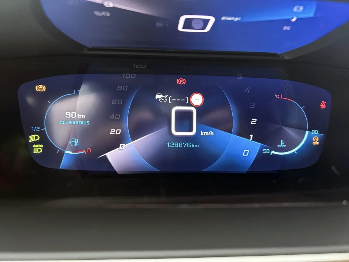 1.2 100pk GT Pack | Navigatie | Adaptieve Cruise Control | Camera | Climate Control | Dodehoekdetectie | Stoelverwarming | 17"LMV | Keyless Entry/Start |