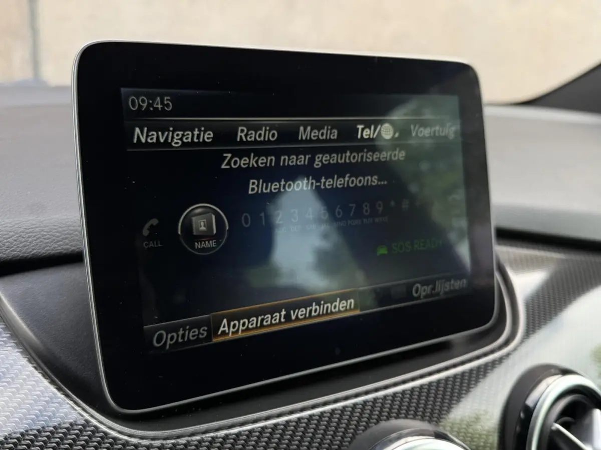 180 Business Solution AMG | Trekhaak | CarPlay | Camera | Automaat | Cruise control | Dealer onderhouden! |