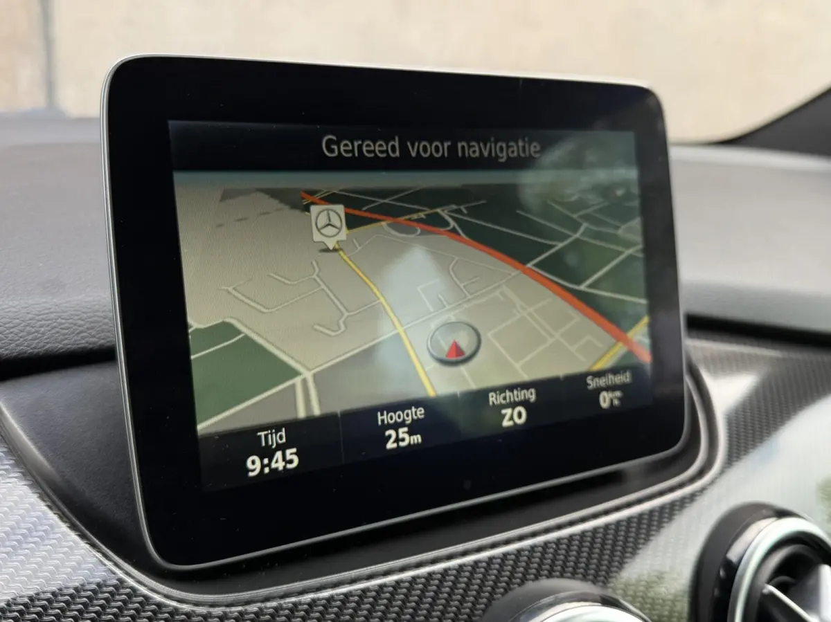 180 Business Solution AMG | Trekhaak | CarPlay | Camera | Automaat | Cruise control | Dealer onderhouden! |