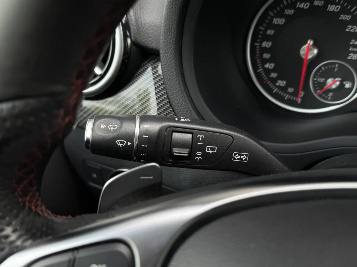 180 Business Solution AMG | Trekhaak | CarPlay | Camera | Automaat | Cruise control | Dealer onderhouden! |