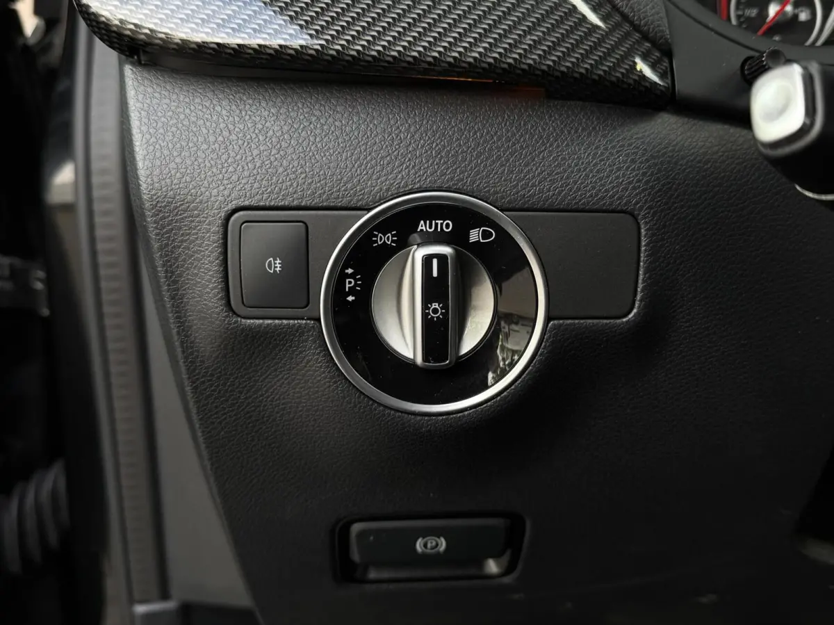 180 Business Solution AMG | Trekhaak | CarPlay | Camera | Automaat | Cruise control | Dealer onderhouden! |