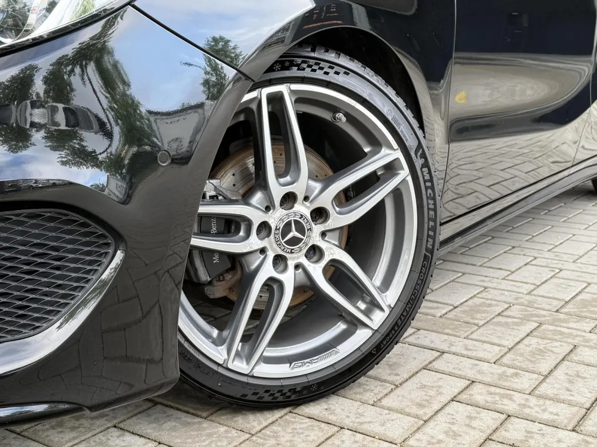 180 Business Solution AMG | Trekhaak | CarPlay | Camera | Automaat | Cruise control | Dealer onderhouden! |