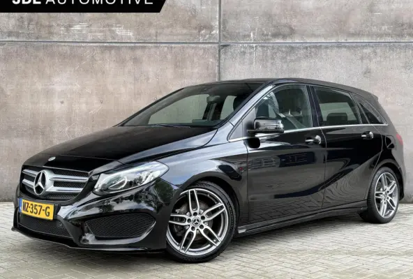 180 Business Solution AMG | Trekhaak | CarPlay | Camera | Automaat | Cruise control | Dealer onderhouden! |