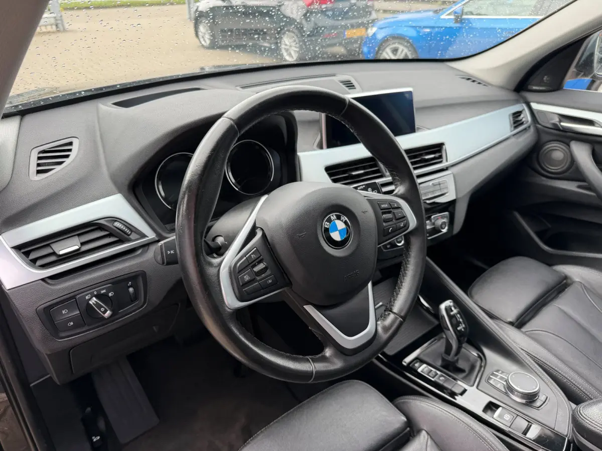 SDrive20i High Executive / SportLeder / Pano / Head-Up / Harman & Kardon / Trekhaak .