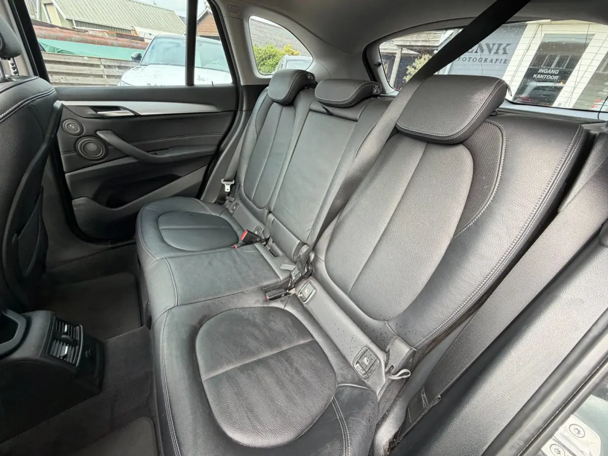 SDrive20i High Executive / SportLeder / Pano / Head-Up / Harman & Kardon / Trekhaak .