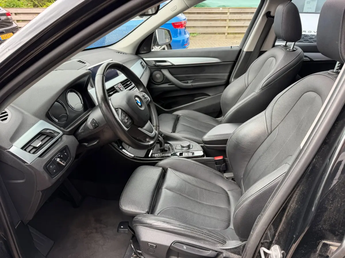 SDrive20i High Executive / SportLeder / Pano / Head-Up / Harman & Kardon / Trekhaak .