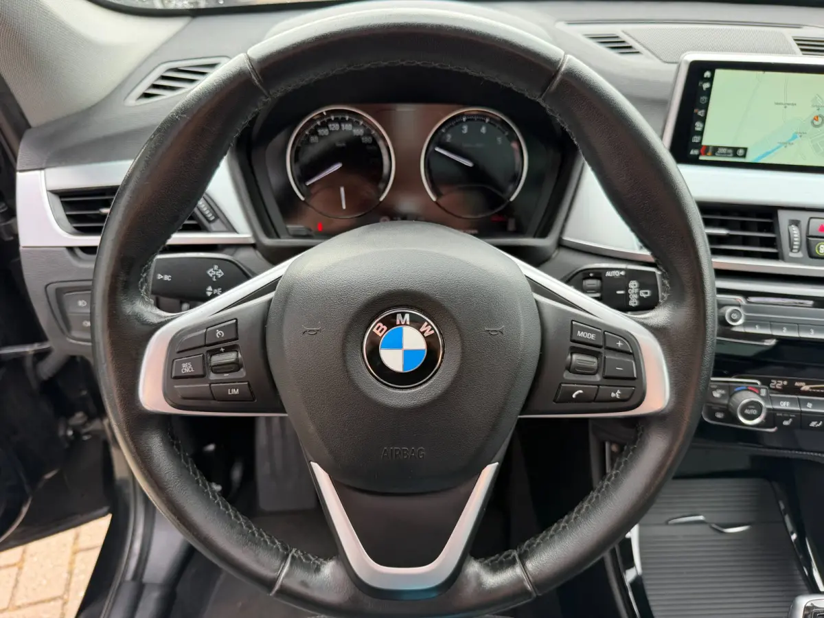 SDrive20i High Executive / SportLeder / Pano / Head-Up / Harman & Kardon / Trekhaak .