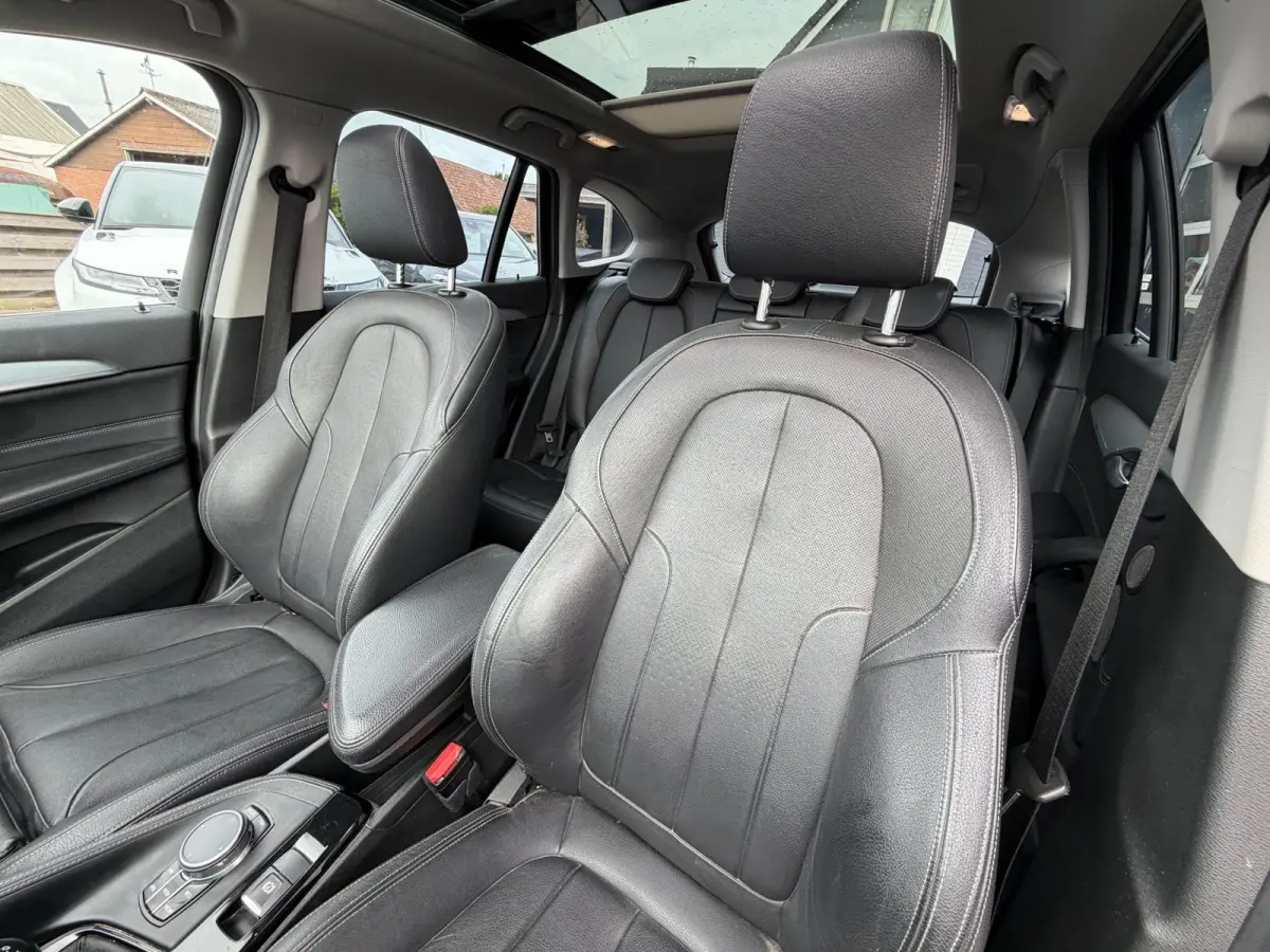 SDrive20i High Executive / SportLeder / Pano / Head-Up / Harman & Kardon / Trekhaak .