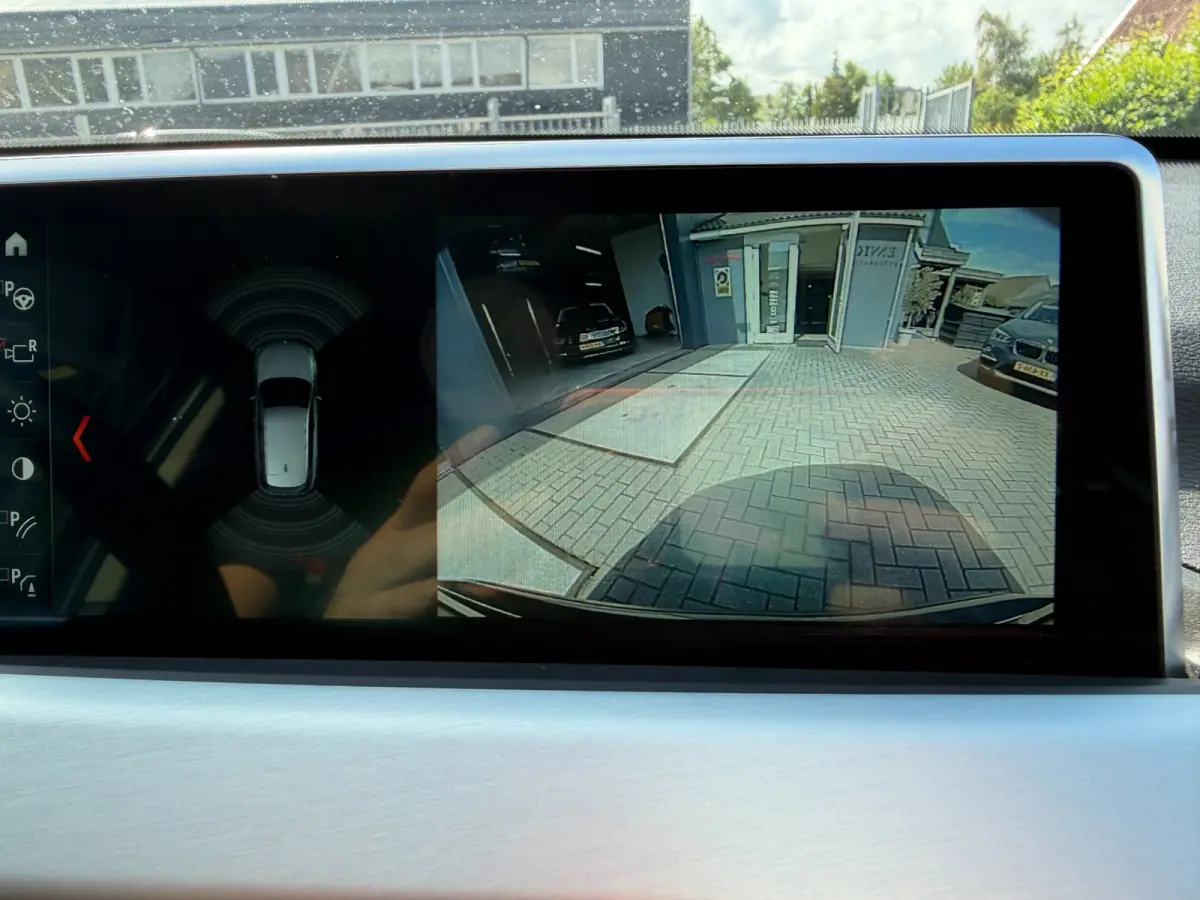 SDrive20i High Executive / SportLeder / Pano / Head-Up / Harman & Kardon / Trekhaak .