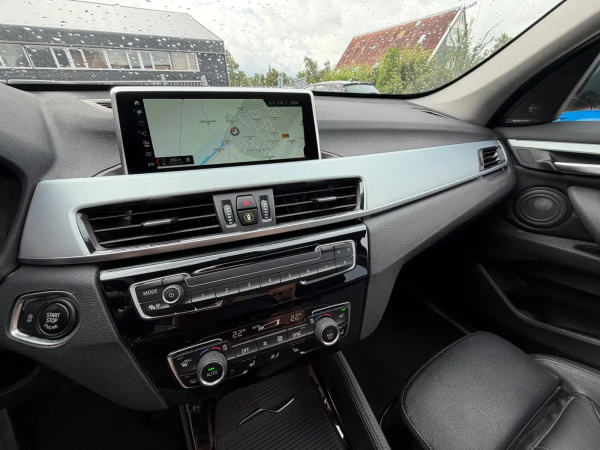 SDrive20i High Executive / SportLeder / Pano / Head-Up / Harman & Kardon / Trekhaak .