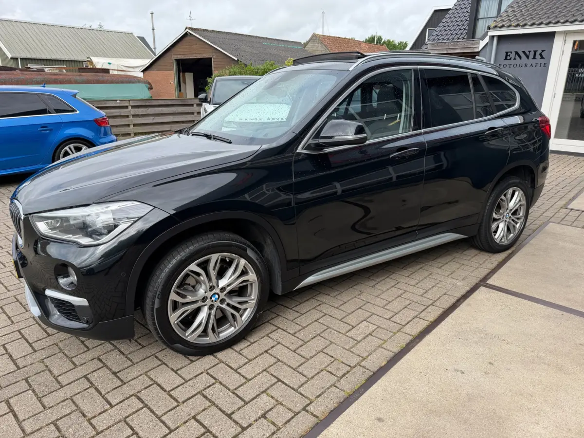 SDrive20i High Executive / SportLeder / Pano / Head-Up / Harman & Kardon / Trekhaak .