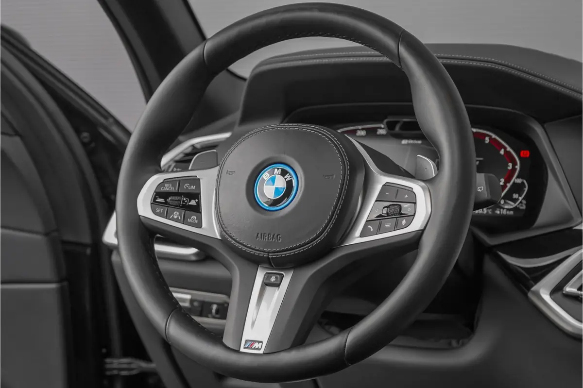 xDrive45e High Executive M-Sport Pano Laser ACC HUD Keyless 22"