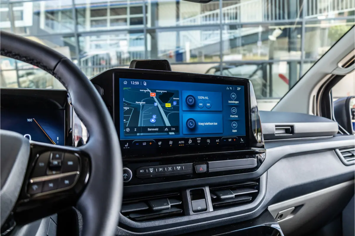 340 L2H1 DC Sport 65 kWh | Dubbel cabine | 350 KM Range | 360 Camera | Driving Assistant | L+R Schuifdeur | DSS LED | Middenconsole | 5-Zitter | Navigatie | CarPlay | ACC | Blind Spot | Stuu