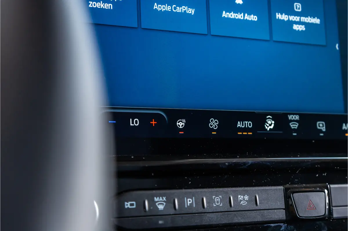340 L2H1 DC Sport 65 kWh | Dubbel cabine | 350 KM Range | 360 Camera | Driving Assistant | L+R Schuifdeur | DSS LED | Middenconsole | 5-Zitter | Navigatie | CarPlay | ACC | Blind Spot | Stuu